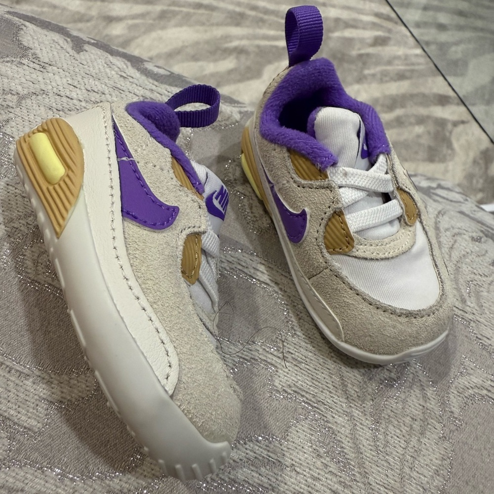 Nike Max 90 Crib Size 2C Pearl White/purple Baby Shoes like new